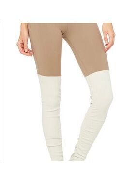 ALO Yoga Tan and Cream Leggings.  NWOT. Size M